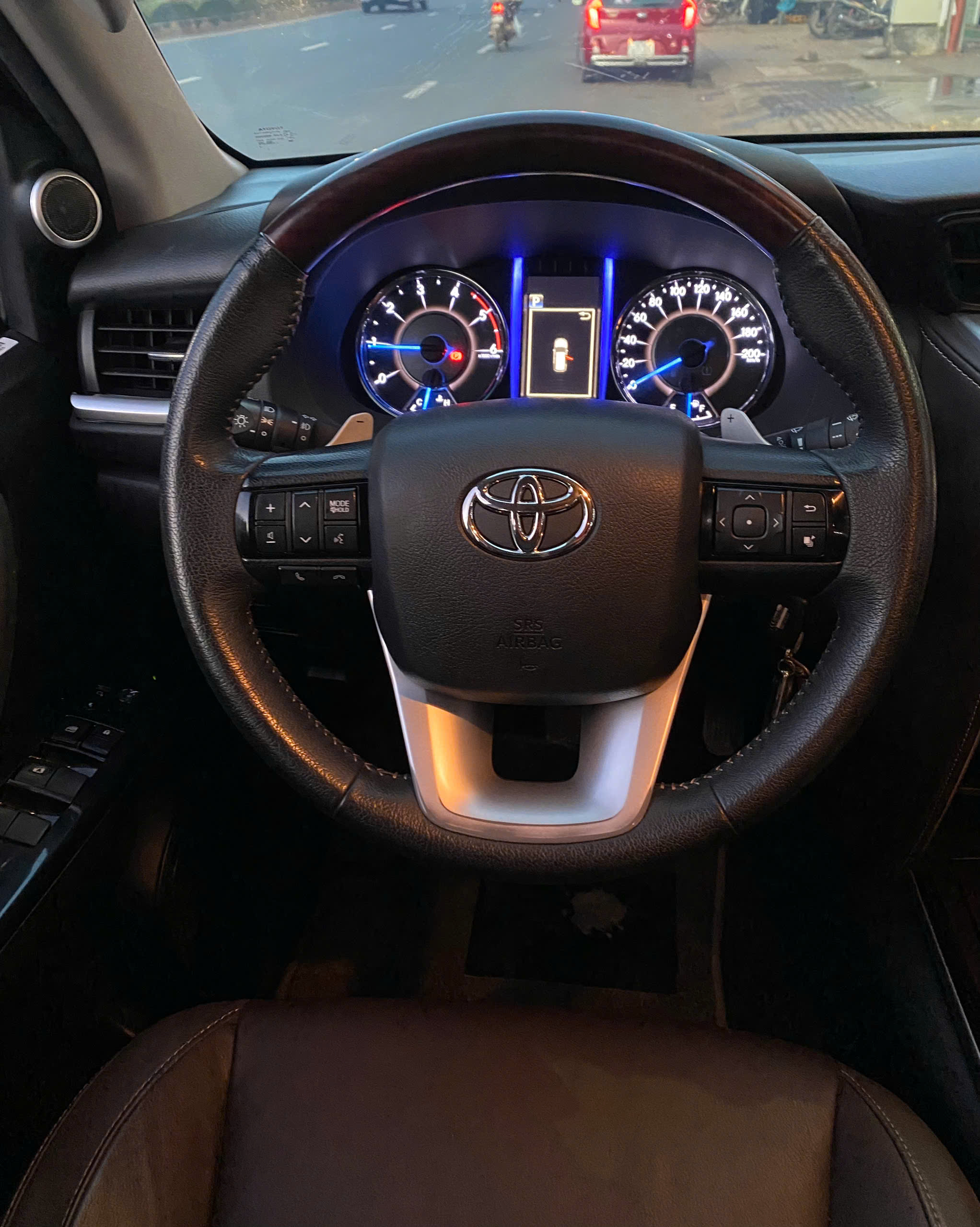 FORTUNER 4X2 AT 2019 (7)
