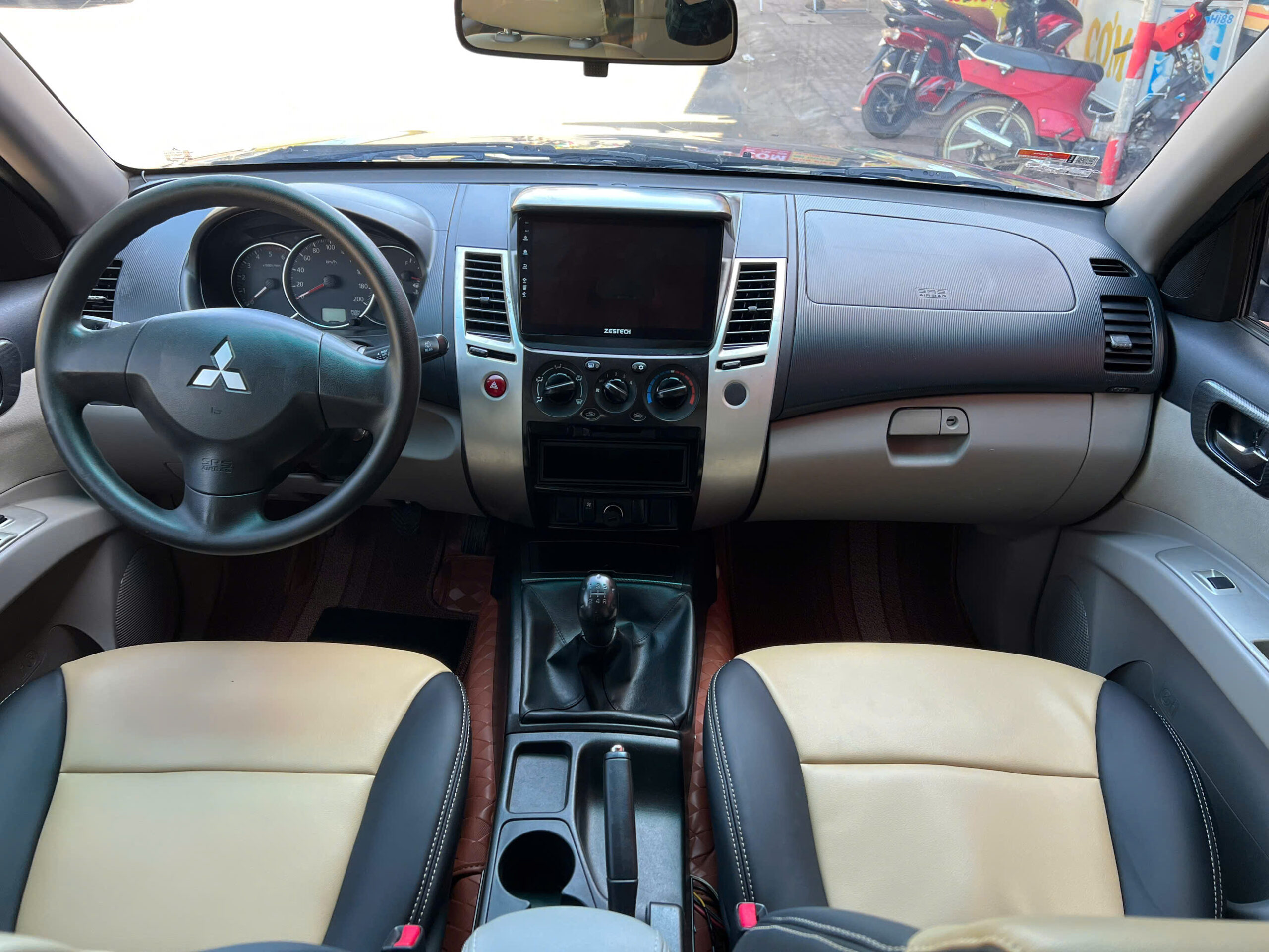PAJERO SPORT 2017 (11)