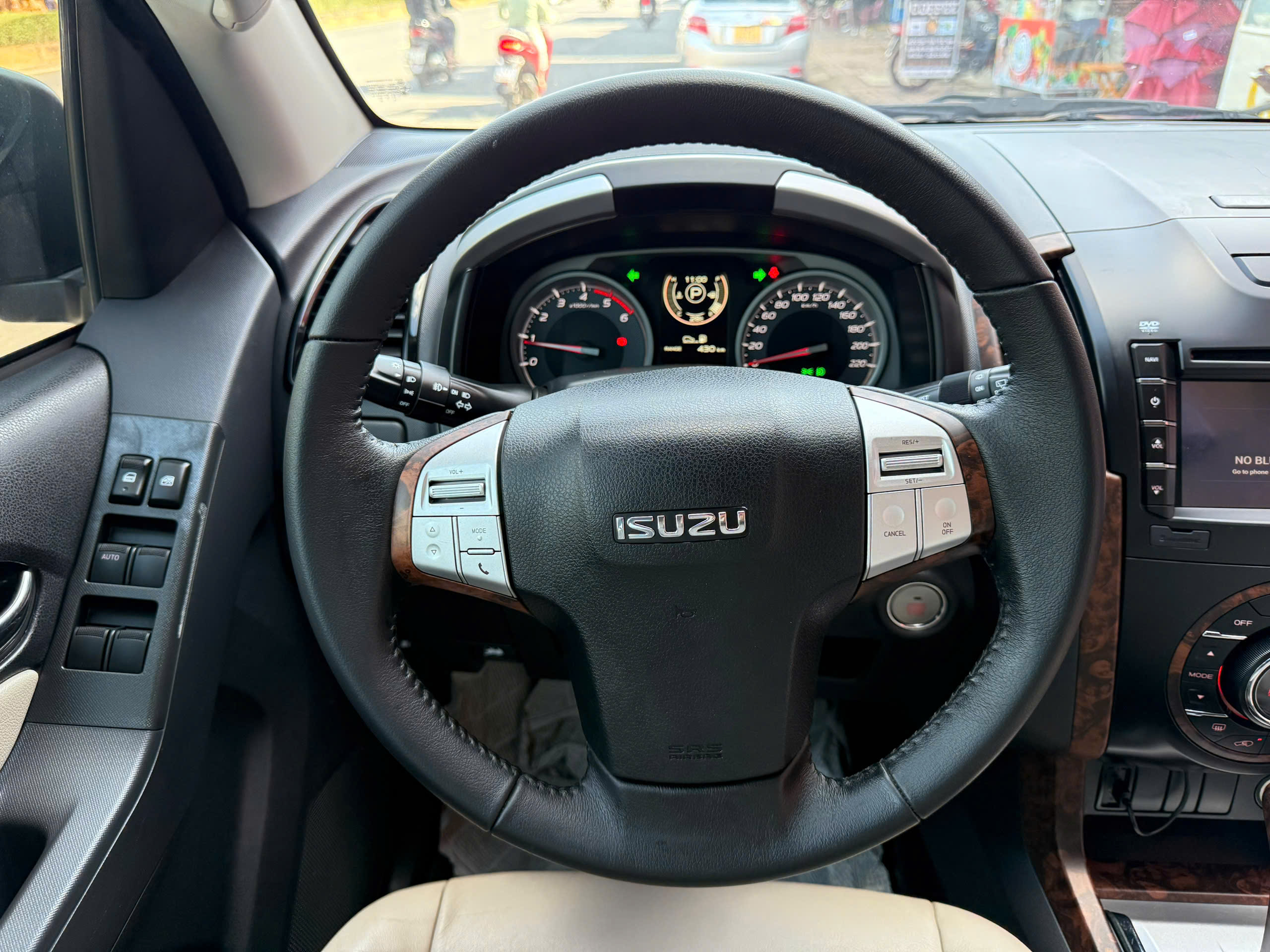 isuzu 2017 (8)