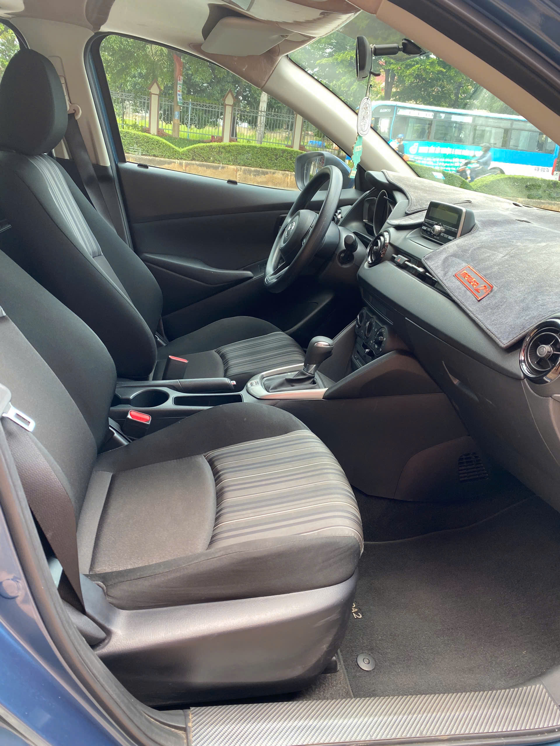 mazda2 (7)