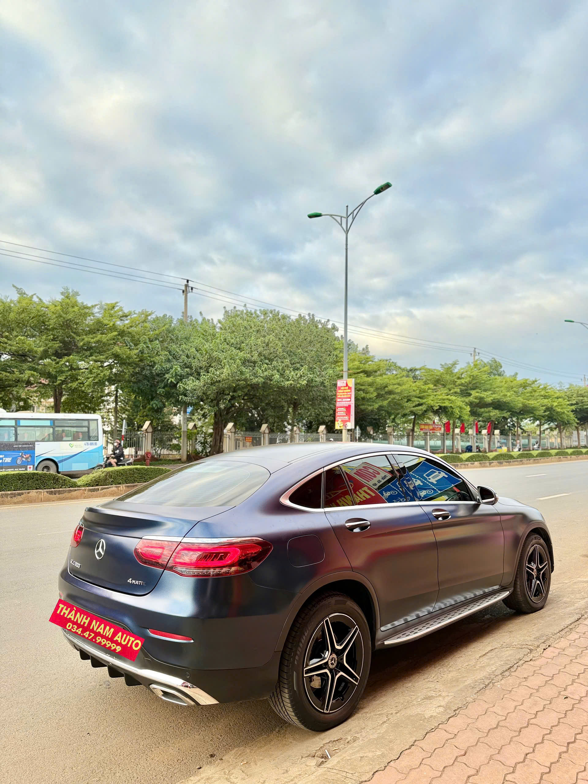 Mercedes Benz GLC 300 Coupe 4Matic 2019 (5)