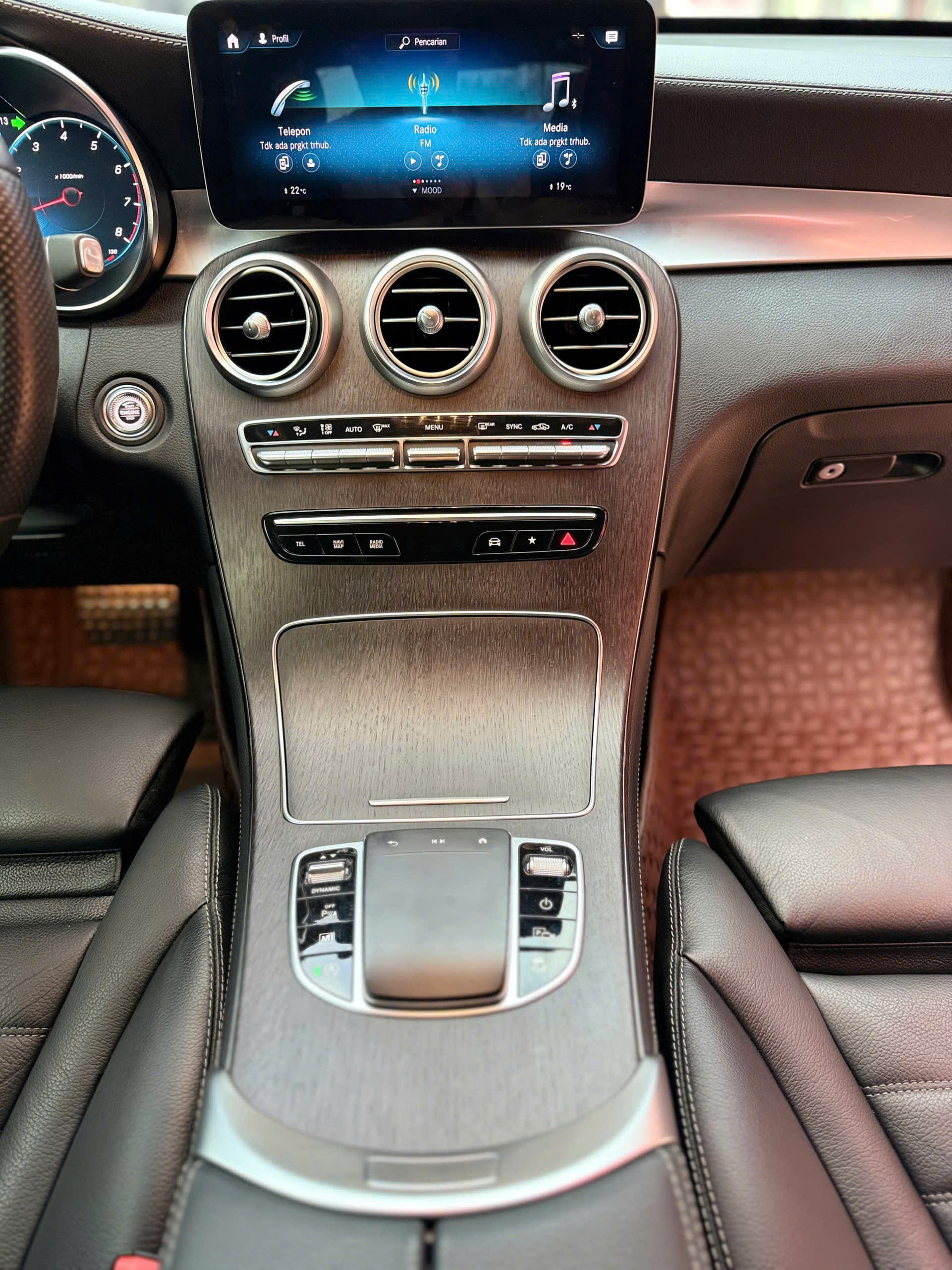 Mercedes Benz GLC 300 Coupe 4Matic 2019 (7)