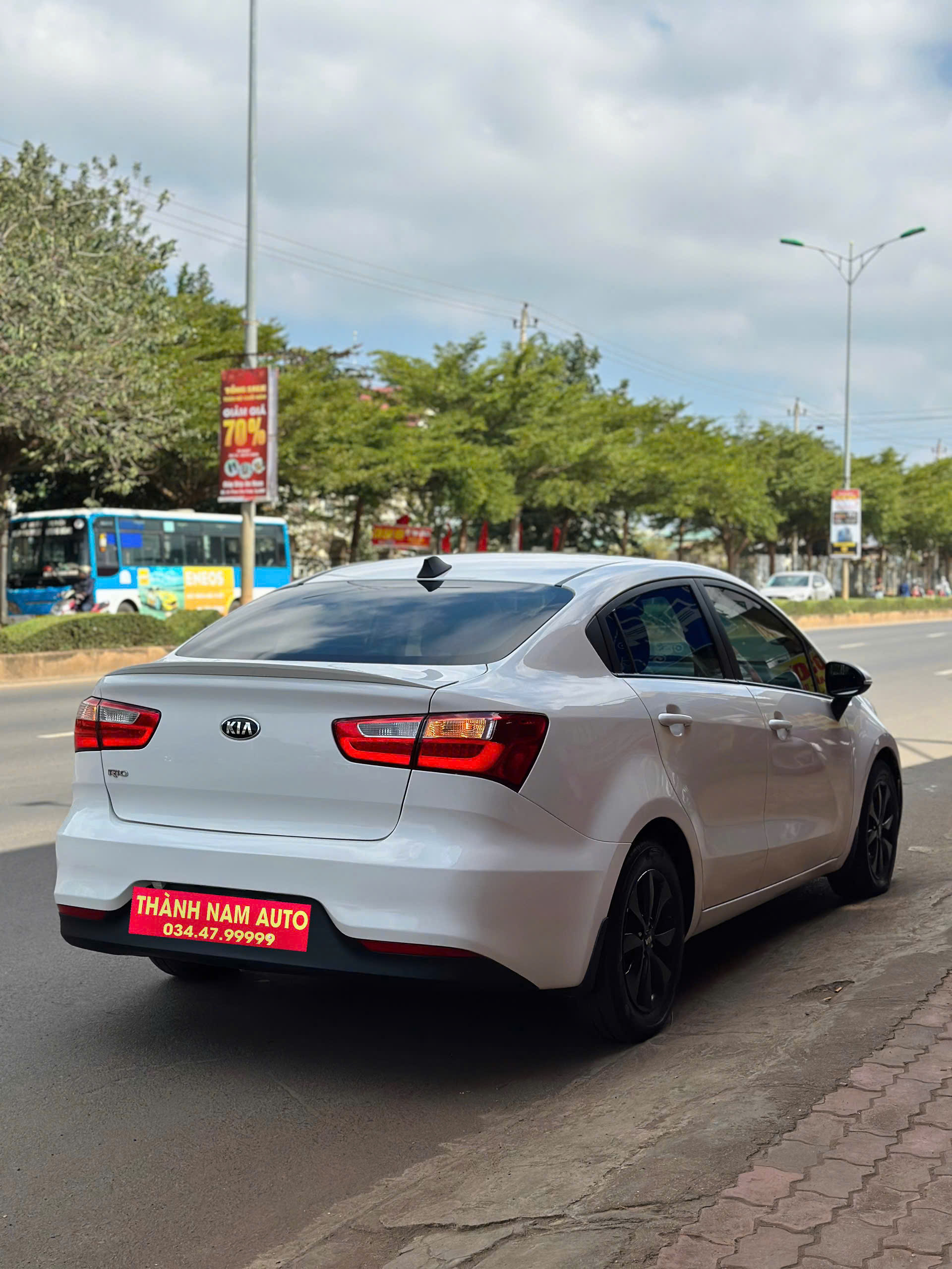 KIA RIO 2016 (1)