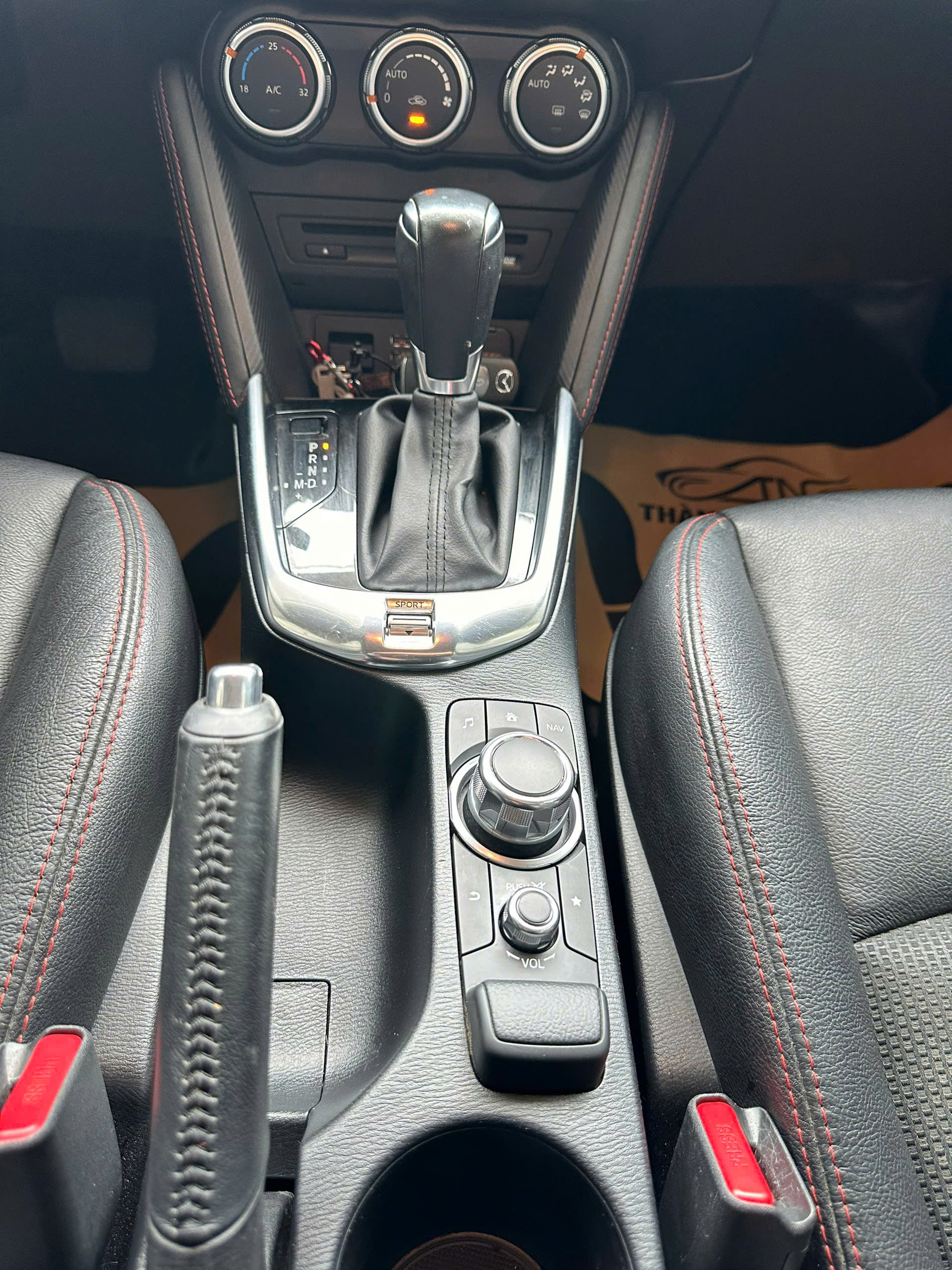 MAZDA 2 2016 (7)