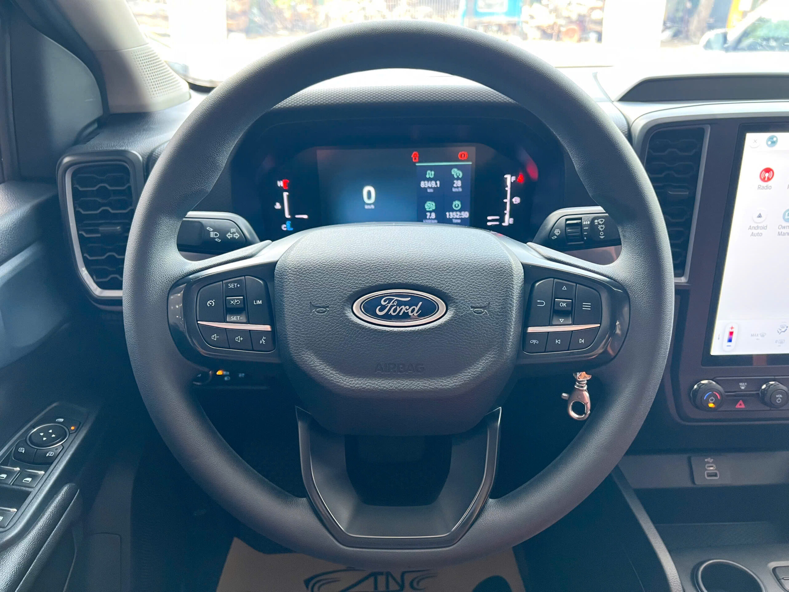 FORD XLS 2023 1 CẦU (3)