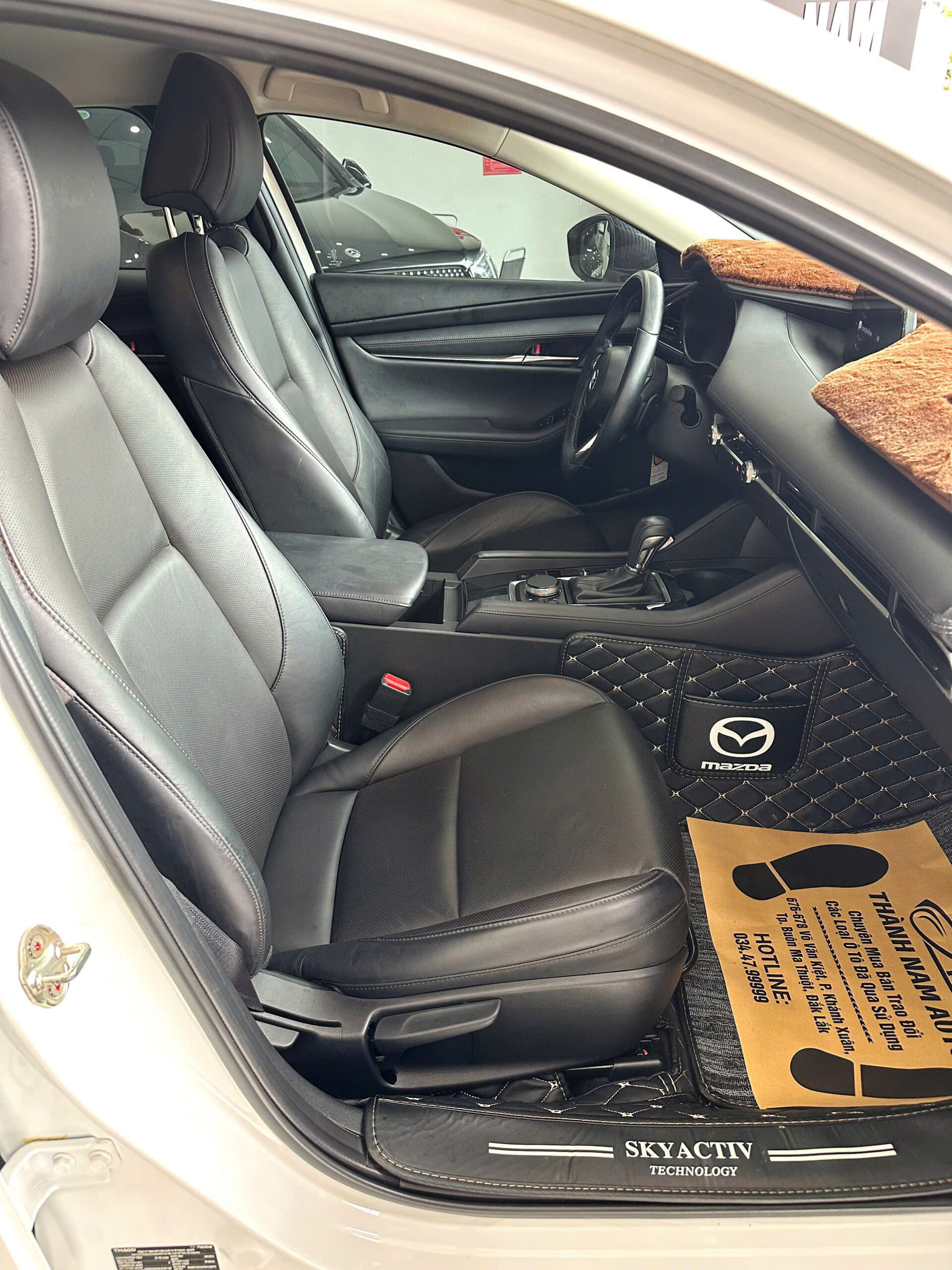 MAZDA 3 2023 LUXURY (2)