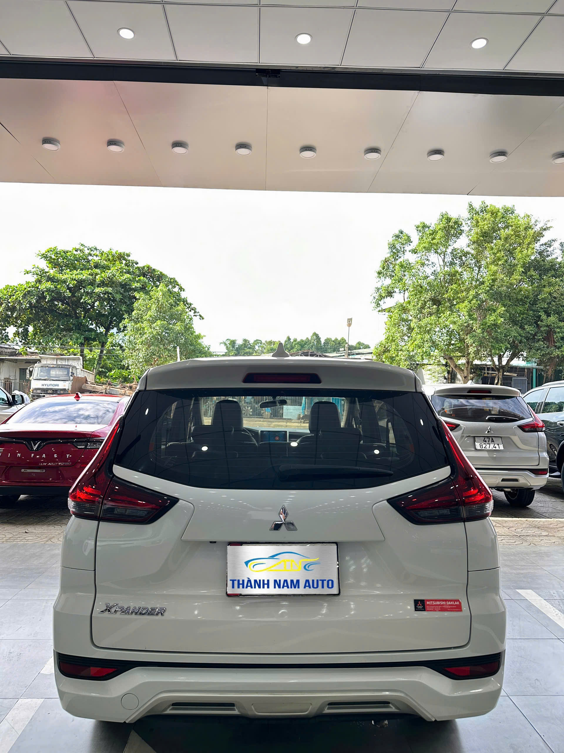 XPANDER 2021 AT TRẮNG (4)