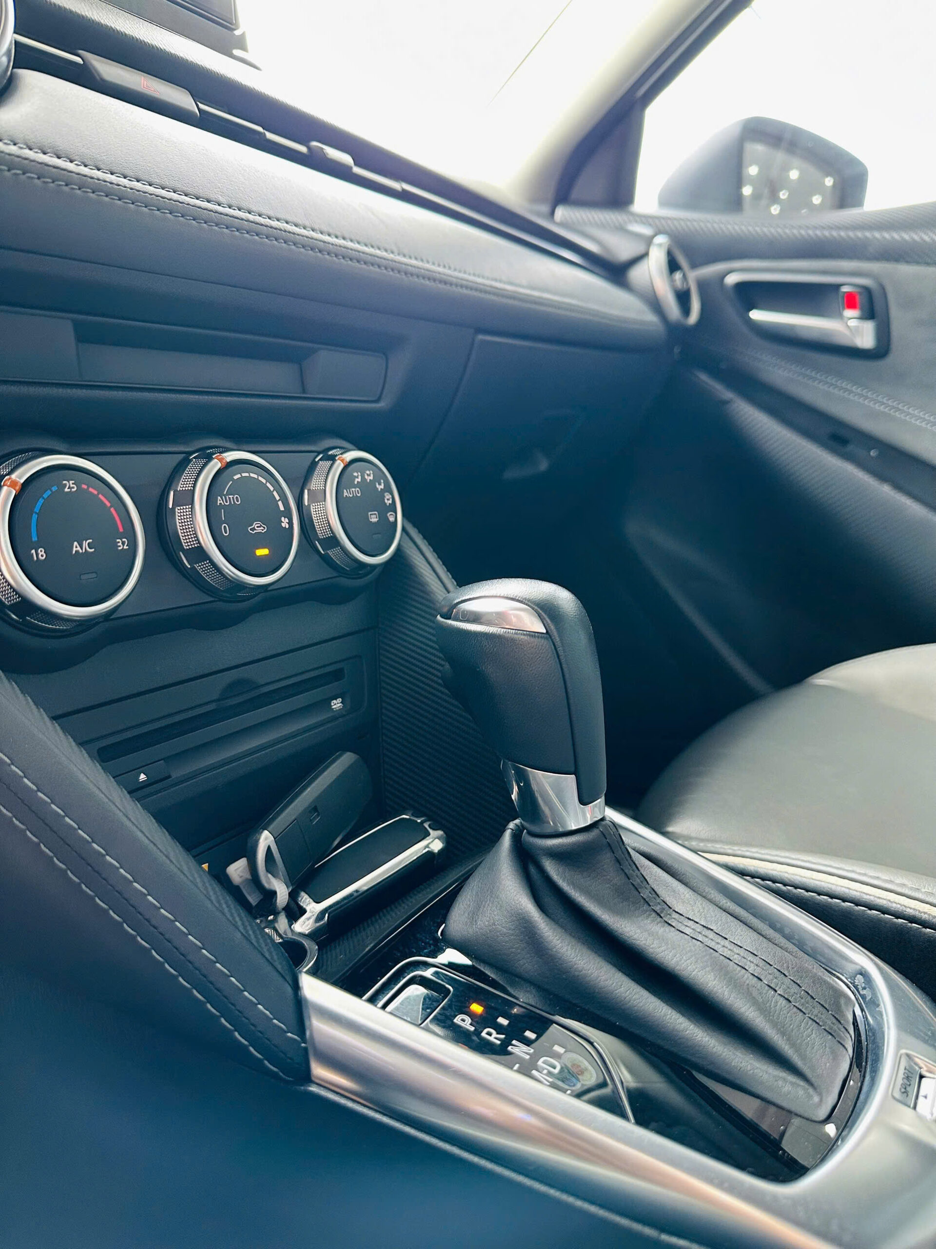 MAZDA 2 LUXURY 2020 (10)