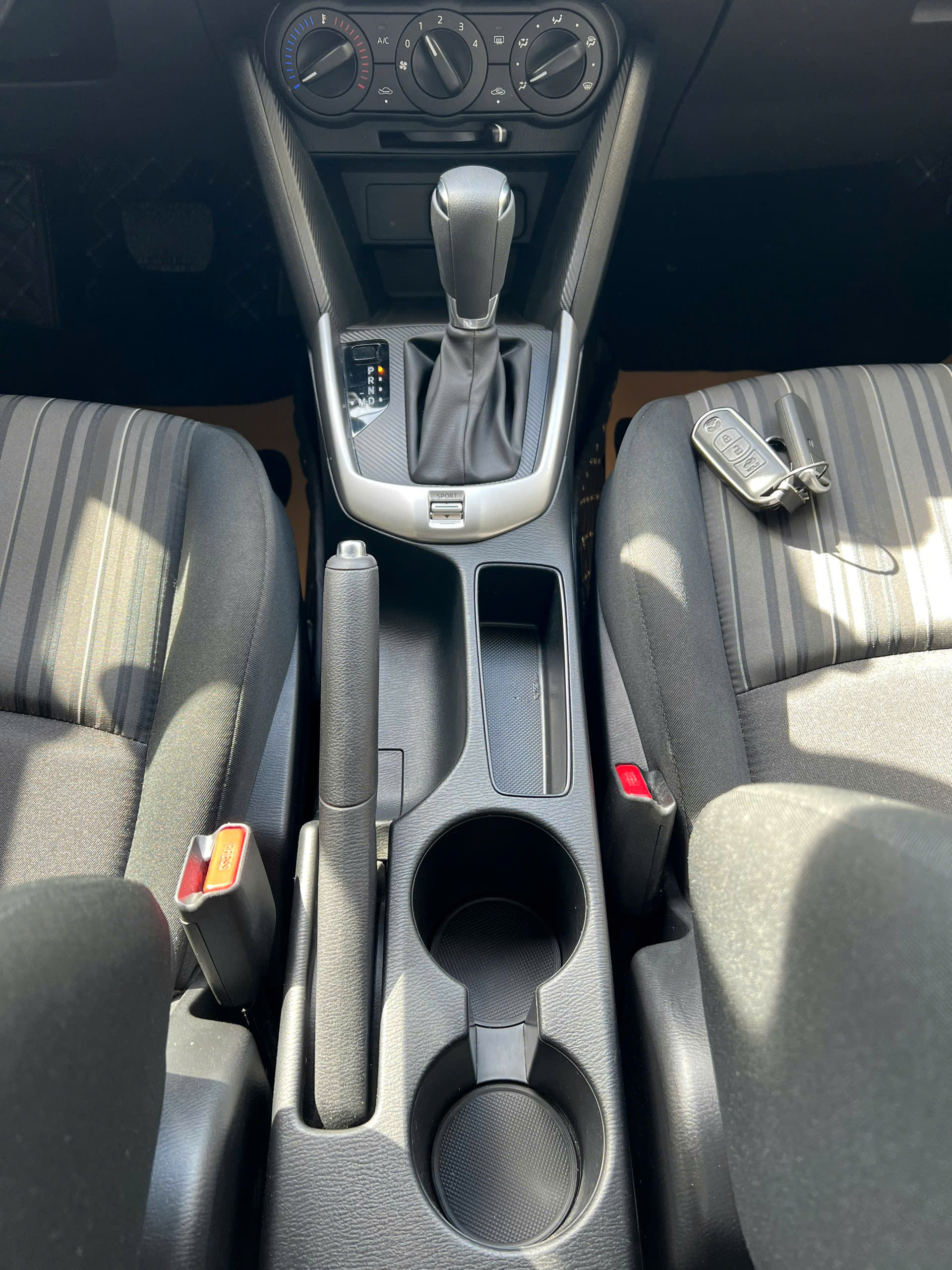 MAZDA 2 2022 DULUXE (1)