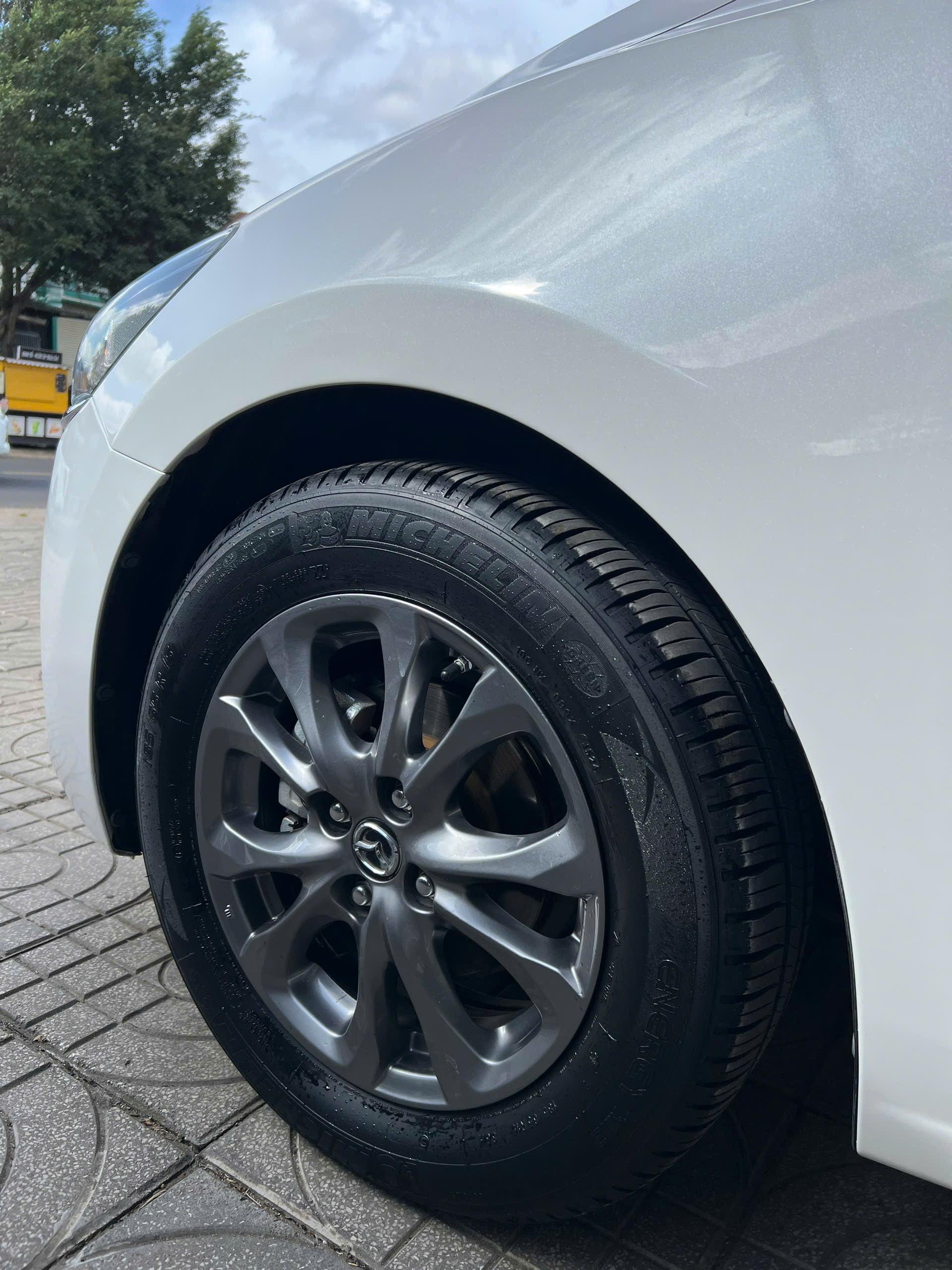 MAZDA 2 2022 DULUXE (8)